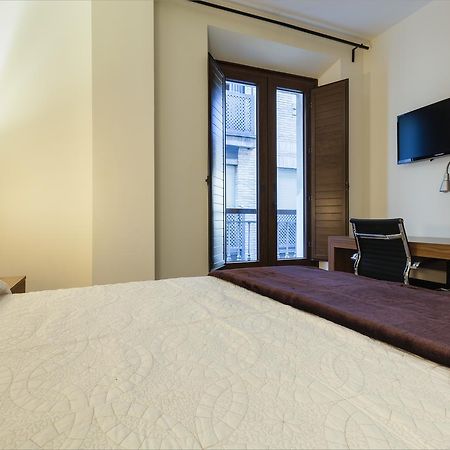 Hostal Arriola Granada Bagian luar foto