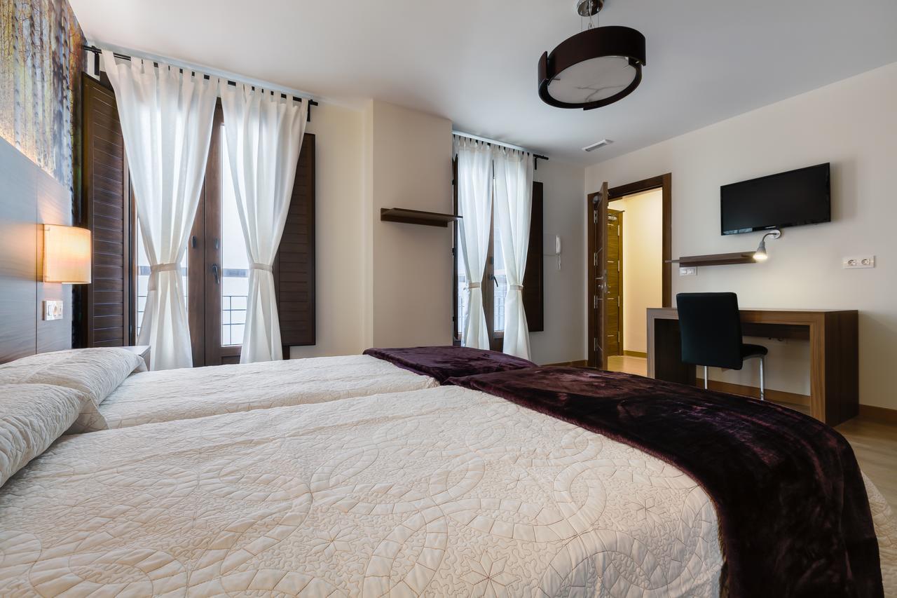 Hostal Arriola Granada Bagian luar foto