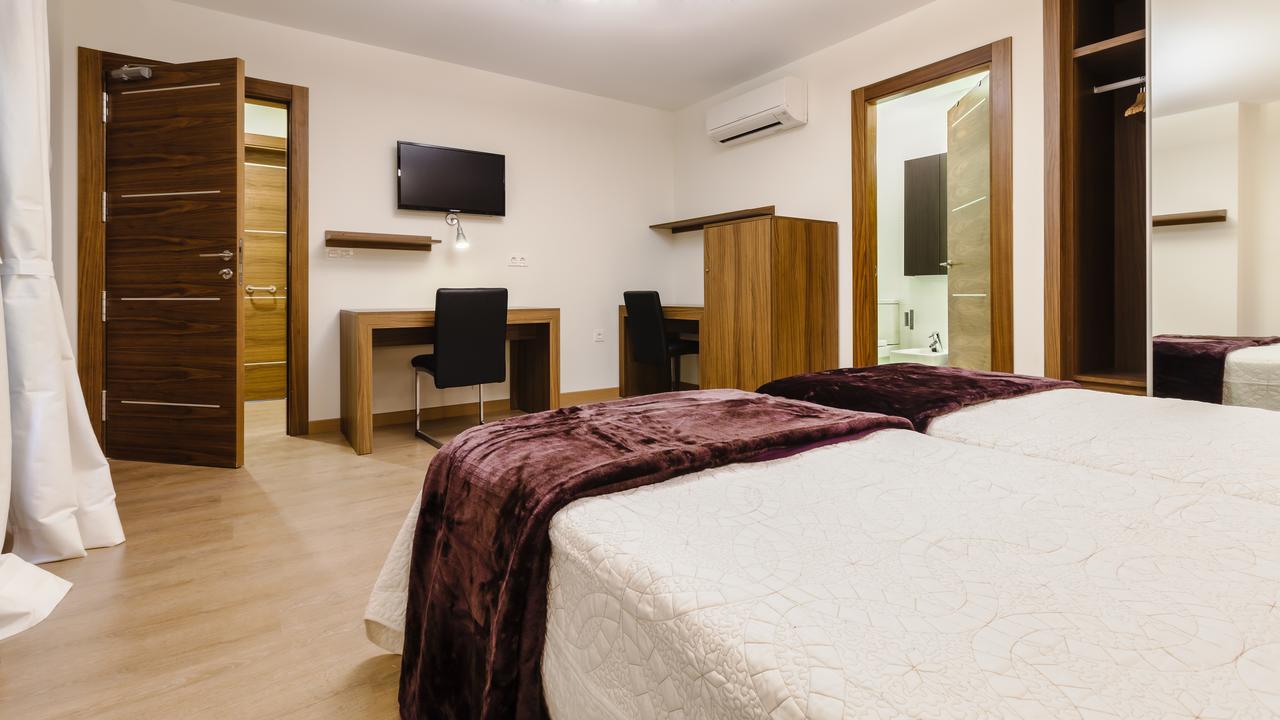 Hostal Arriola Granada Bagian luar foto