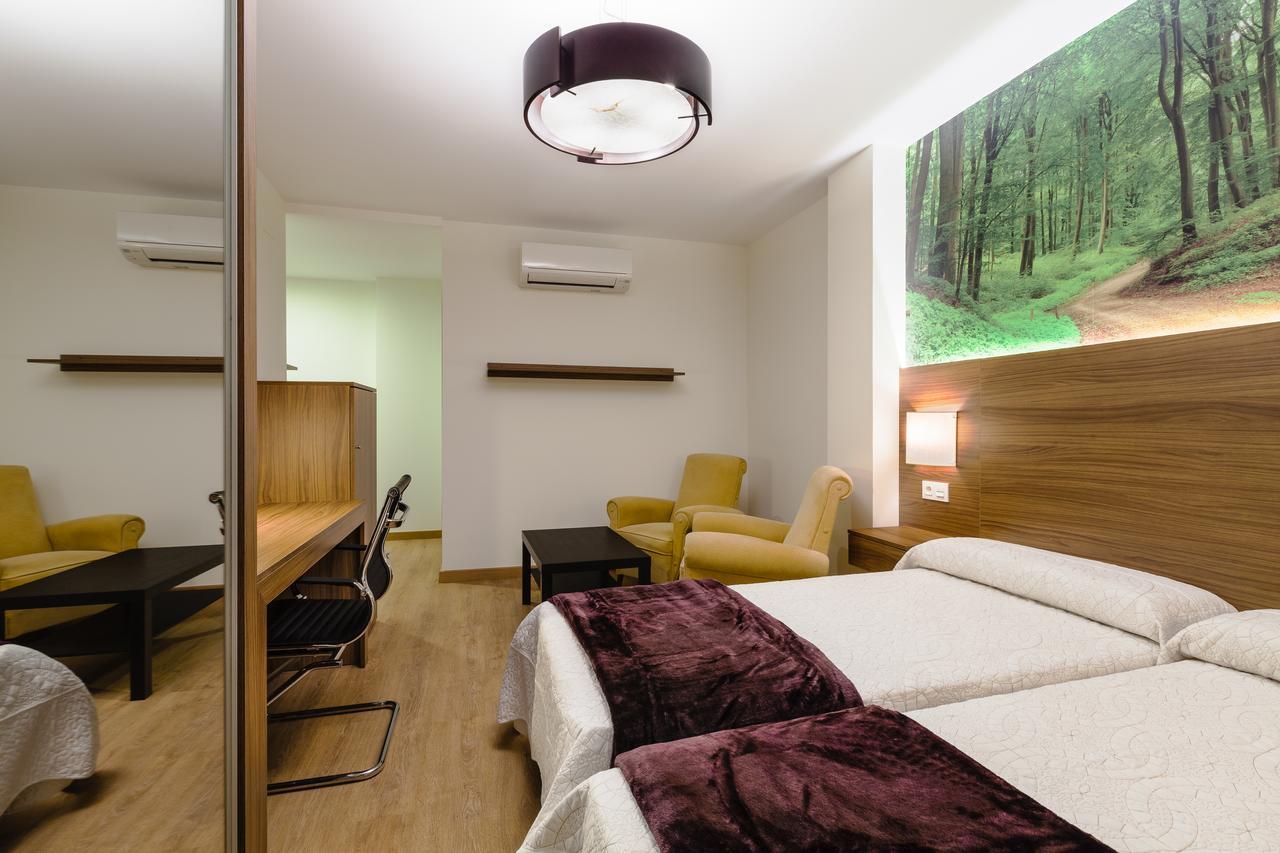 Hostal Arriola Granada Bagian luar foto