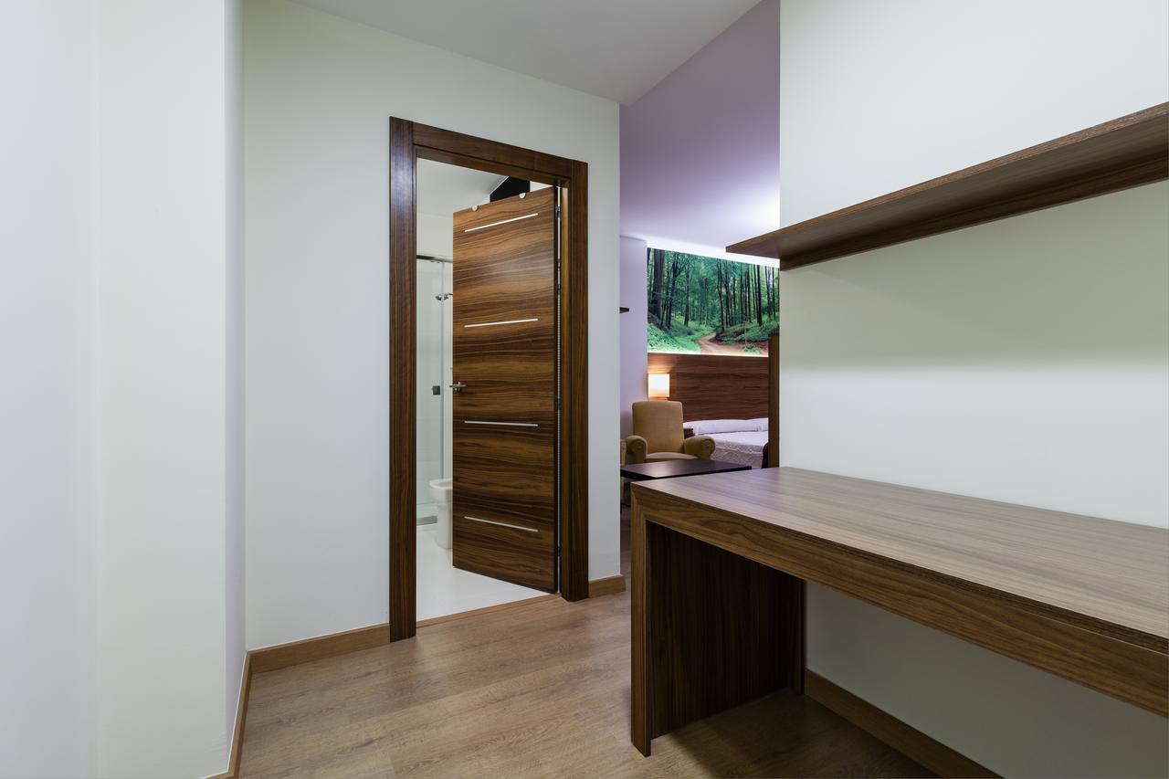 Hostal Arriola Granada Bagian luar foto
