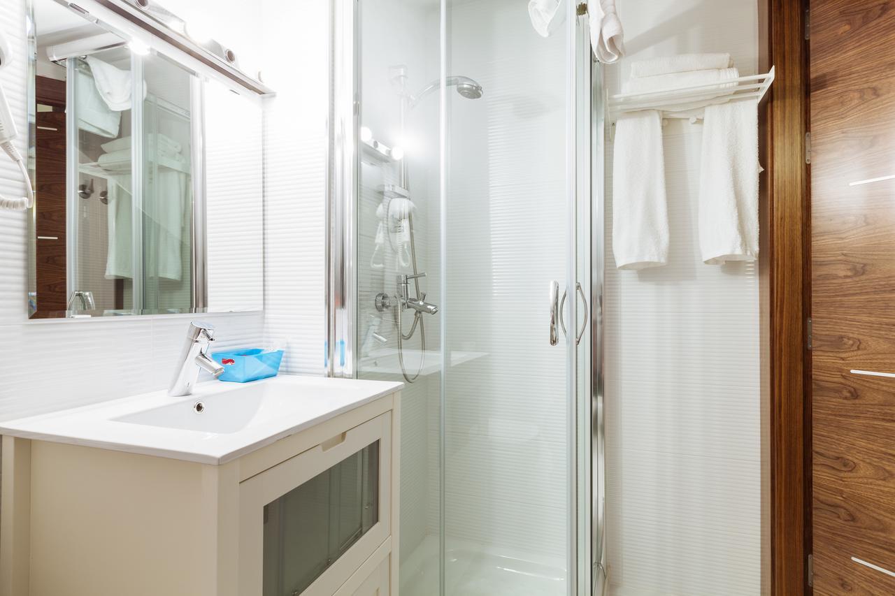 Hostal Arriola Granada Bagian luar foto