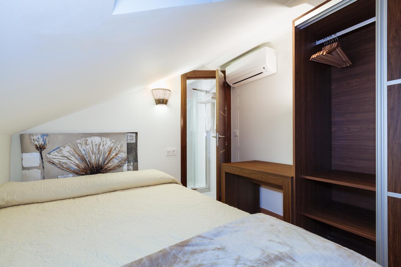 Hostal Arriola Granada Bagian luar foto