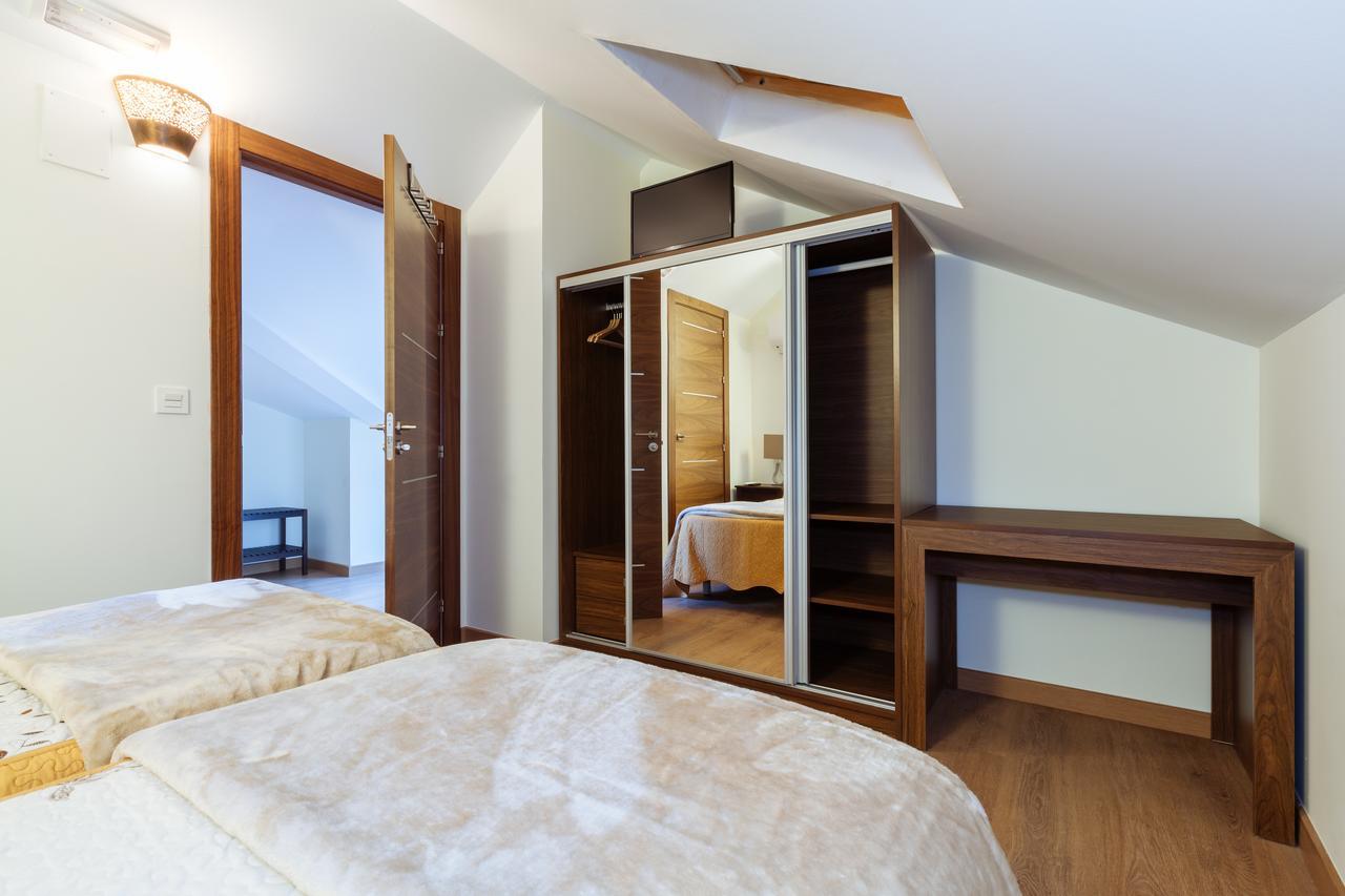 Hostal Arriola Granada Bagian luar foto