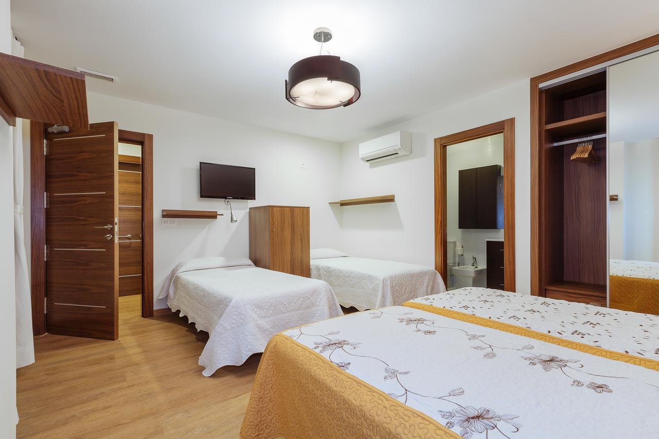 Hostal Arriola Granada Bagian luar foto
