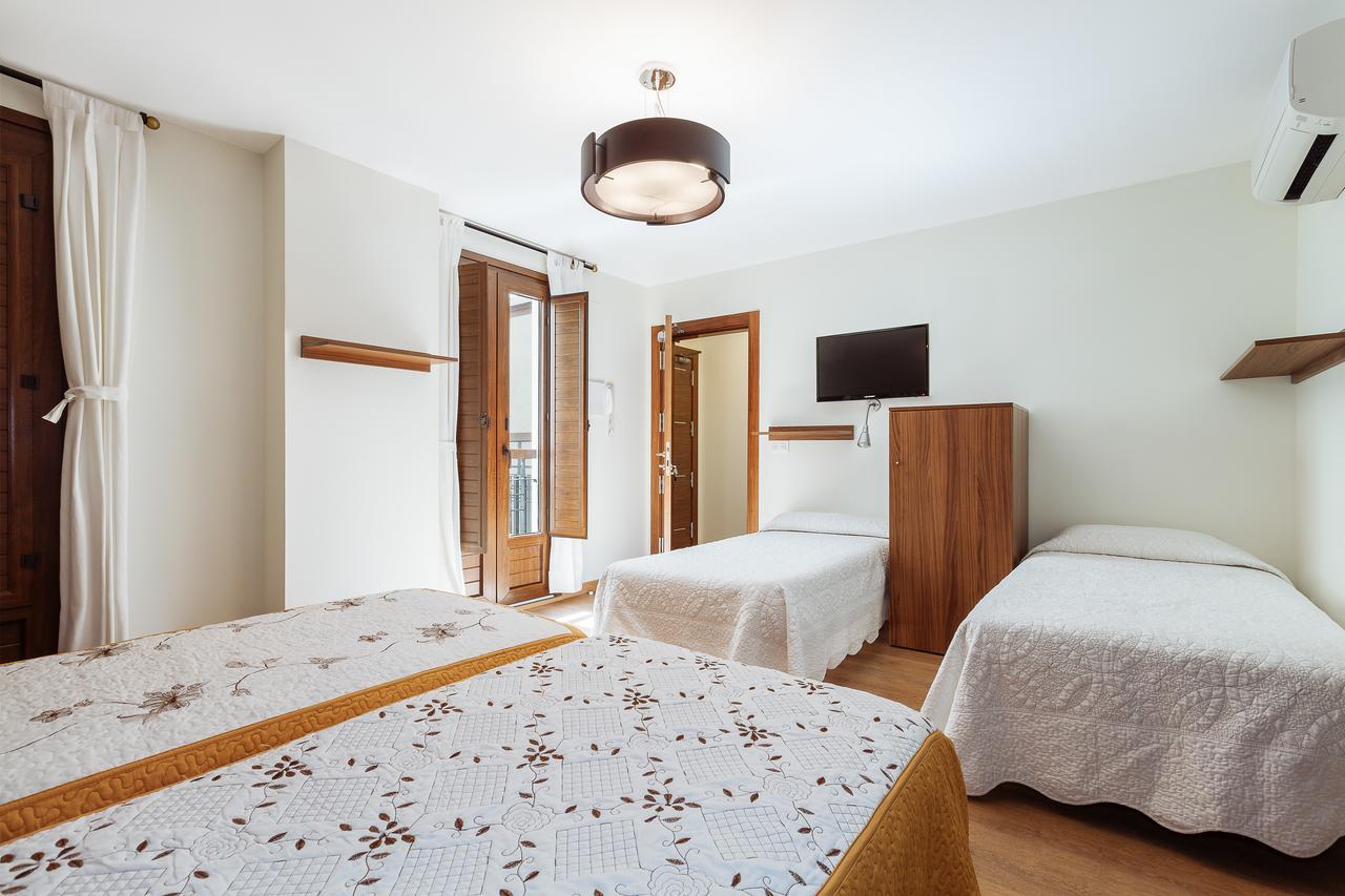 Hostal Arriola Granada Bagian luar foto