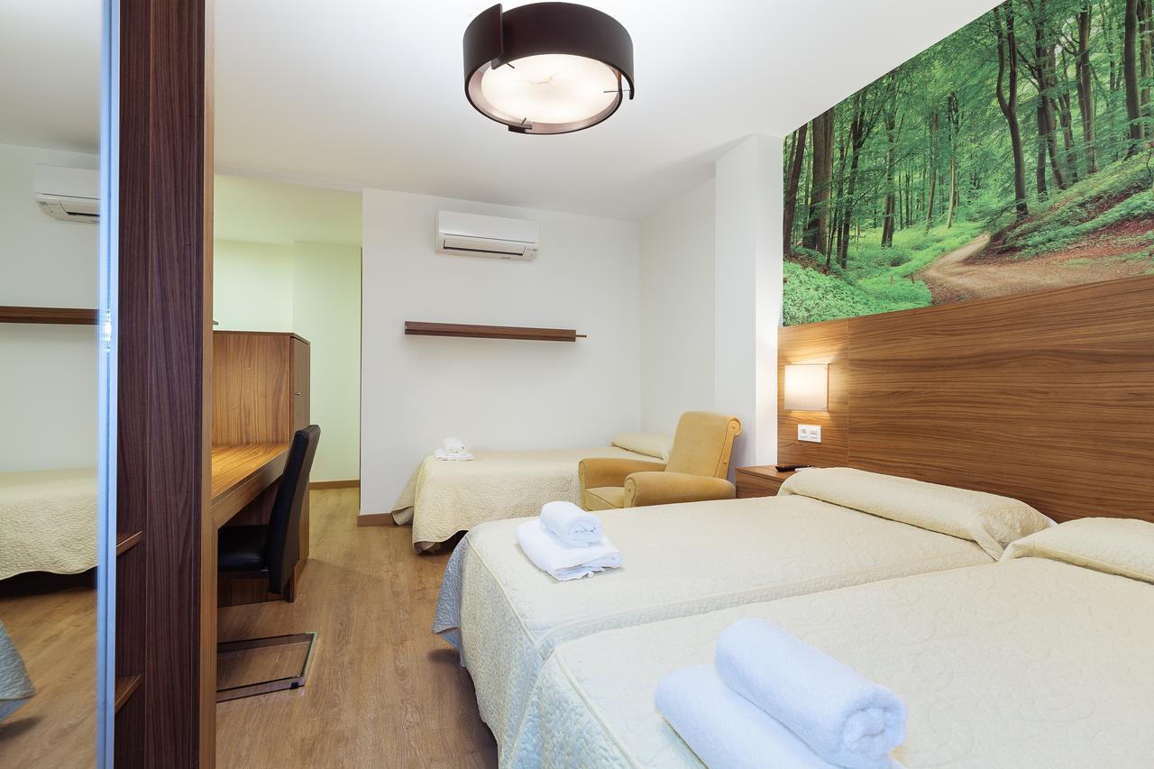 Hostal Arriola Granada Bagian luar foto
