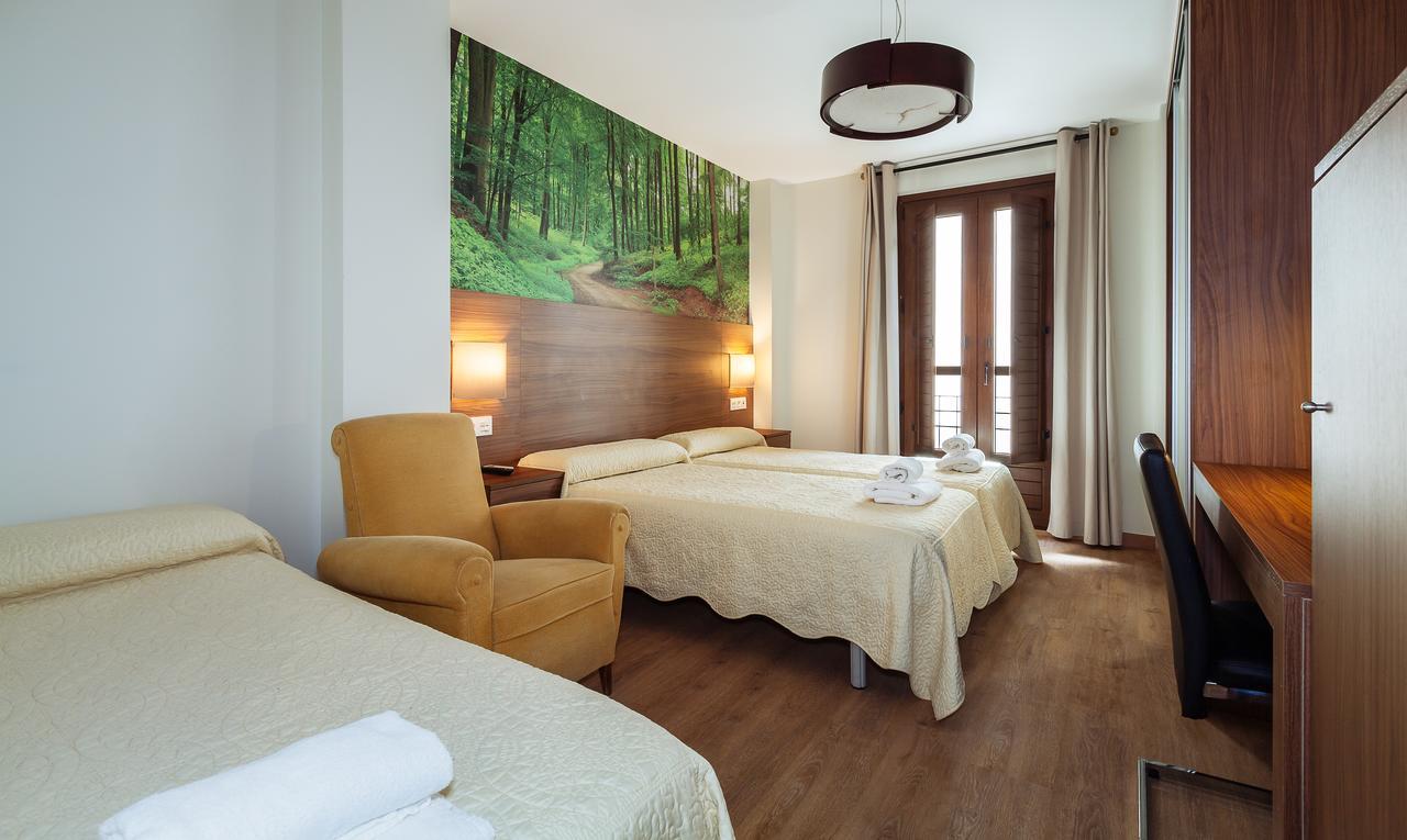 Hostal Arriola Granada Bagian luar foto